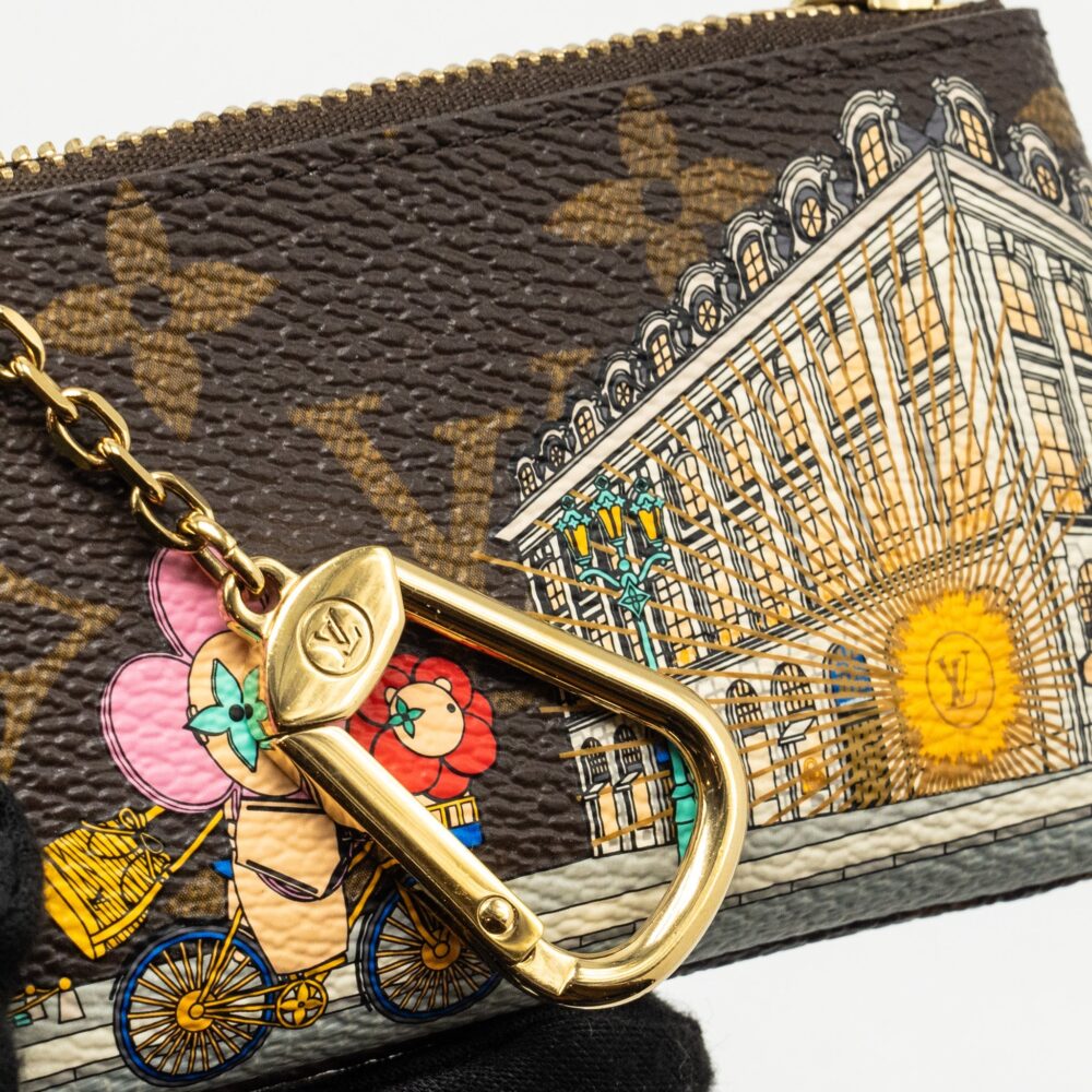 AAA Replica Louis Vuitton LV VIVIENEE HOLIDAY LIMITED PRINT KEY POUCH MONOGRAM CANVAS GHW