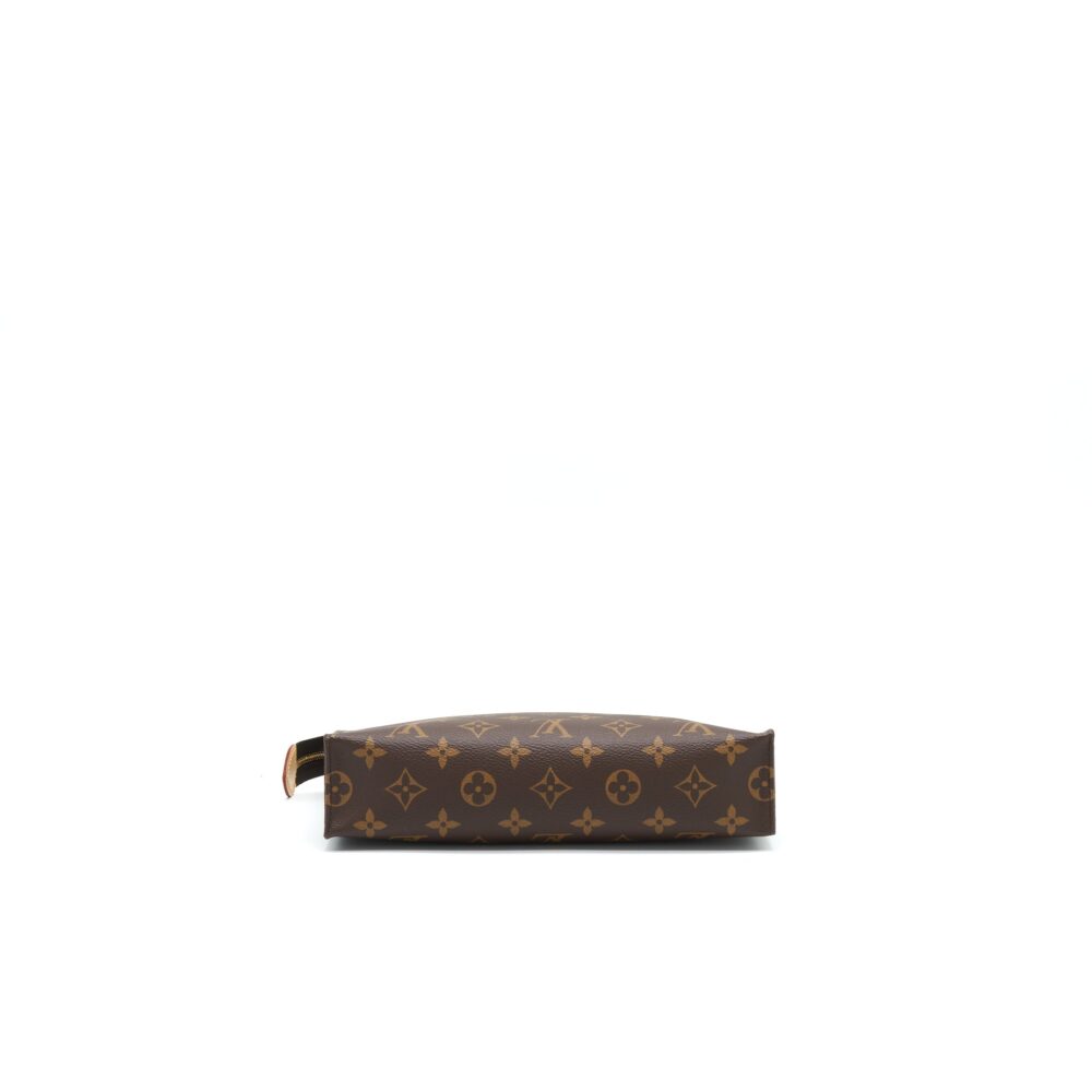 AAA Replica Louis Vuitton LV TOILETRY 26 IN MONOGRAM