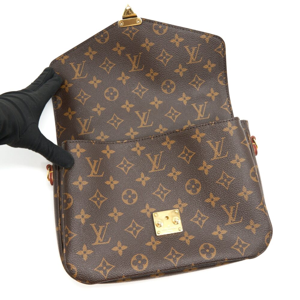 AAA Replica Louis Vuitton LV POCHETTE METIS MONOGRAM