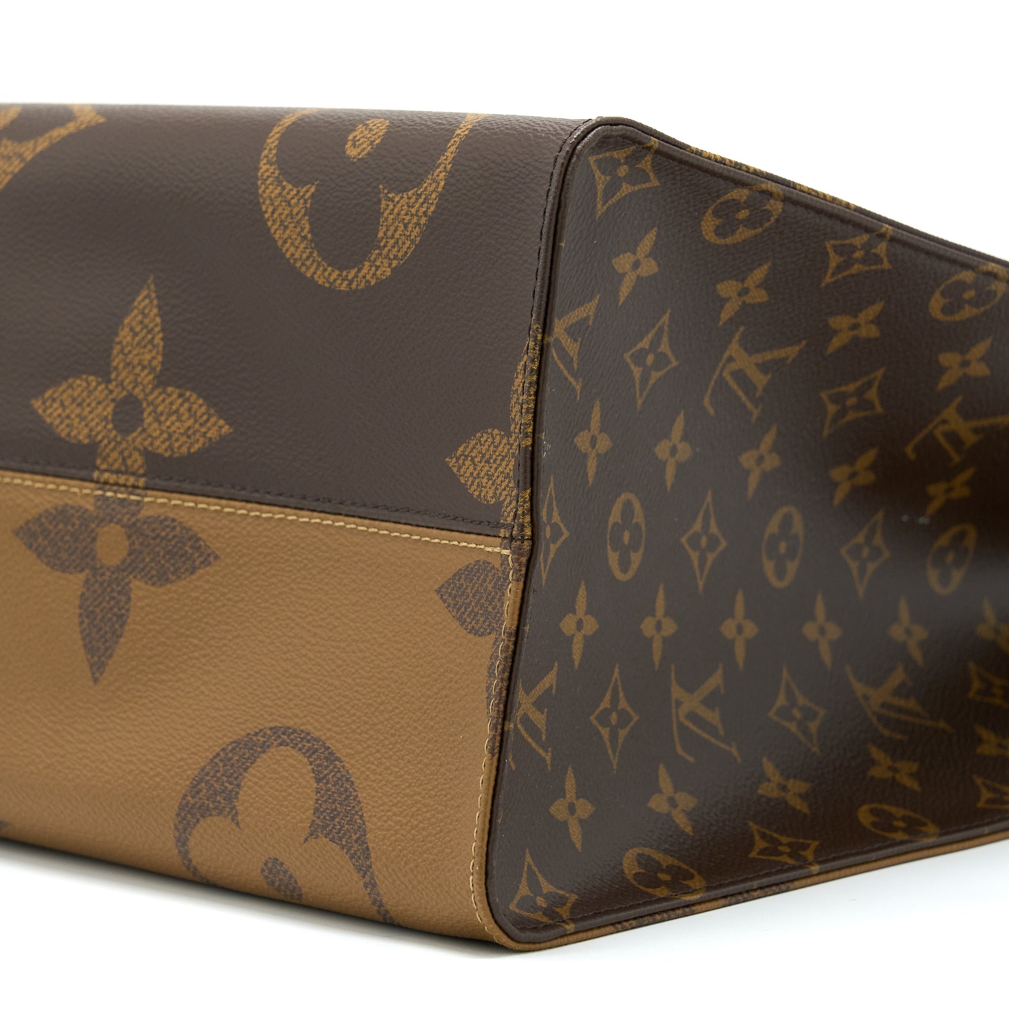 AAA Replica Louis Vuitton LV ON THE GO GM MONOGRAM REVERSE CANVAS GHW