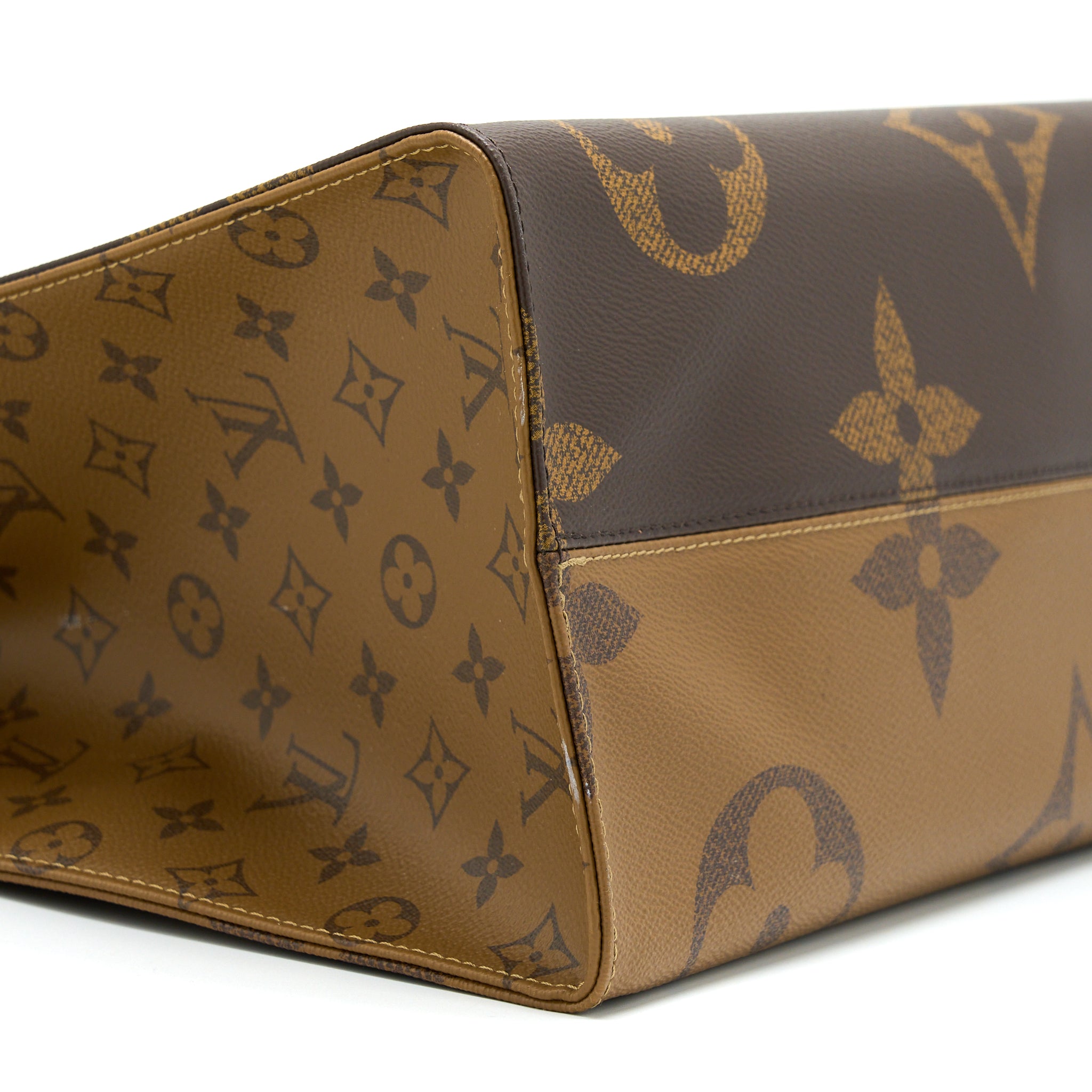 AAA Replica Louis Vuitton LV ON THE GO GM MONOGRAM REVERSE CANVAS GHW