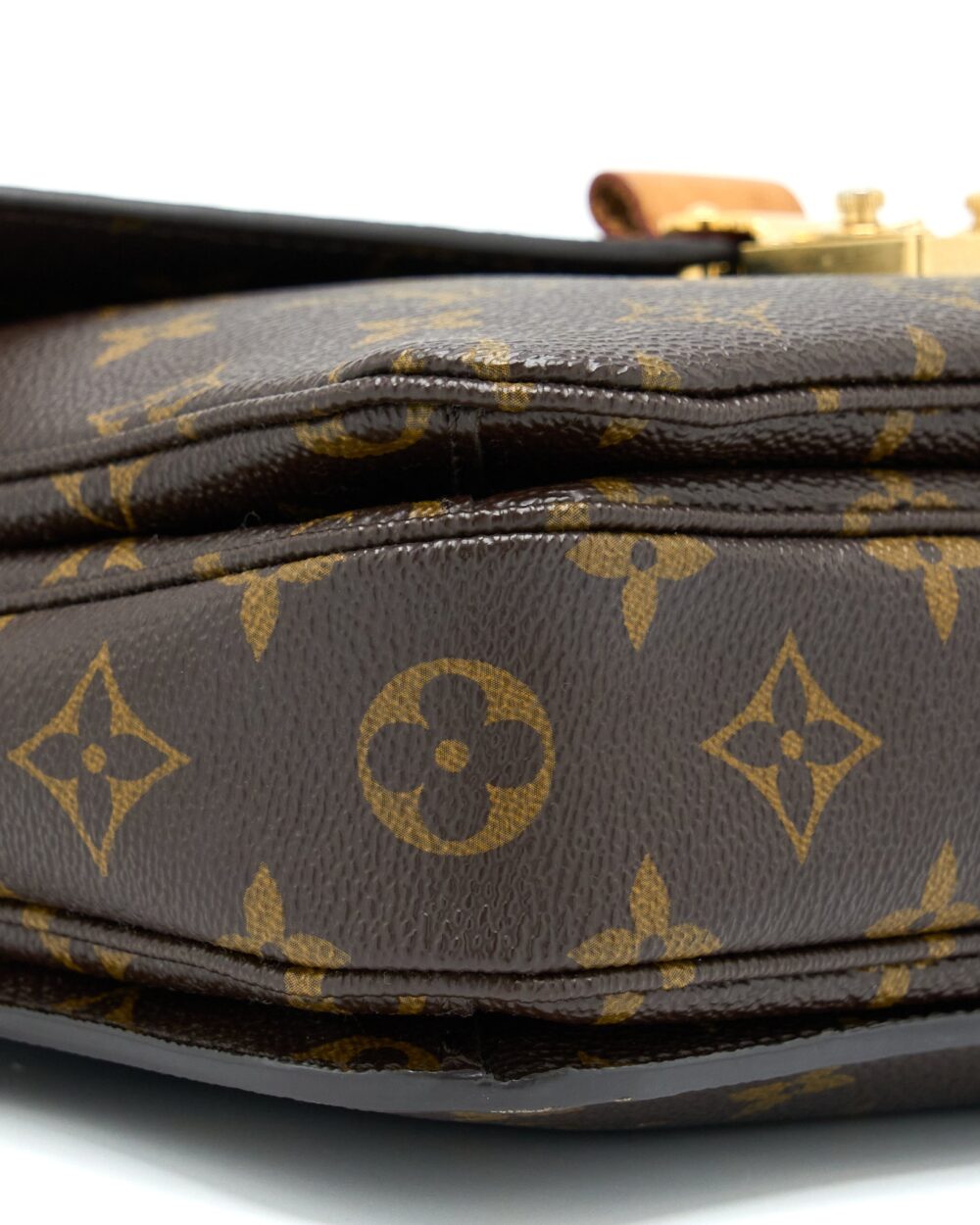 AAA Replica Louis Vuitton LV POCHETTE METIS MONOGRAM CANVAS GHW