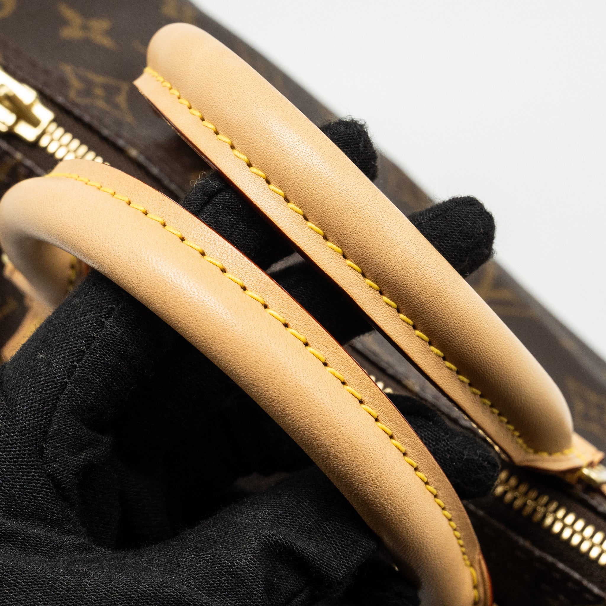 AAA Replica Louis Vuitton LV SPEEDY BANDOULIERE 25 MONOGRAM CANVAS GHW