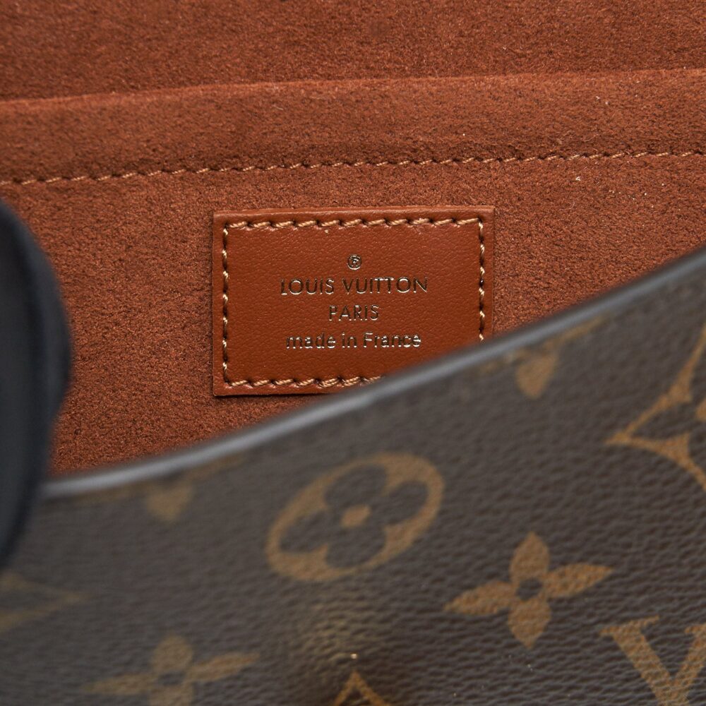 AAA Replica Louis Vuitton LV PADLOCK ON STRAP MONOGRAM CARAMEL GHW