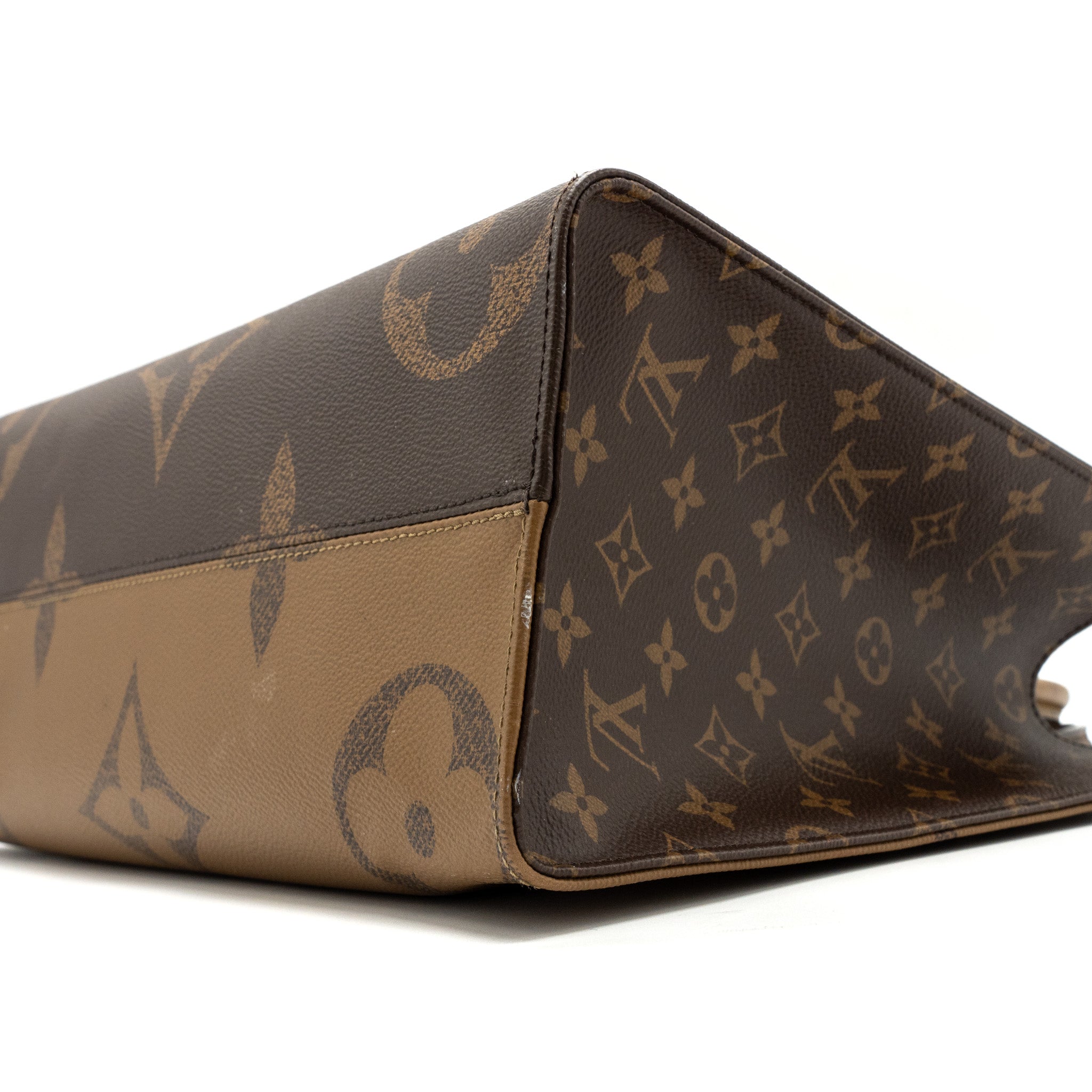 AAA Replica Louis Vuitton LV ONTHEGO MM MONOGRAM CANVAS GHW