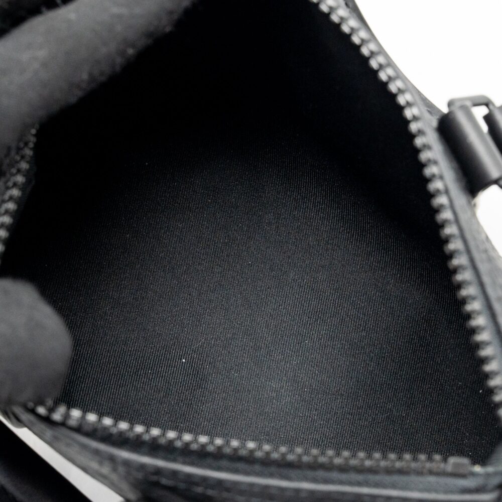 AAA Replica Louis Vuitton LV KEEPALL BANDOULIERE 25 MONOGRAM TAURILLON LEATHER BLACK WITH BLACK HARDWARE
