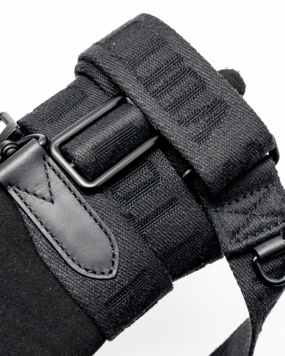 AAA Replica Louis Vuitton LV KEEPALL BANDOULIERE 25 MONOGRAM TAURILLON LEATHER BLACK WITH BLACK HARDWARE