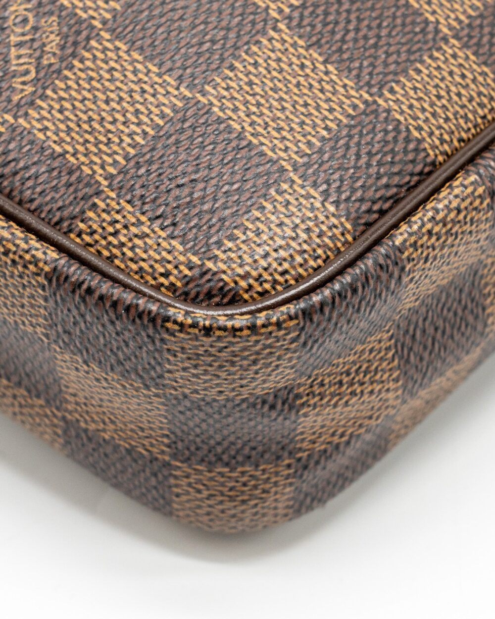 AAA Replica Louis Vuitton LV POUCH DAMIER EBENE GHW