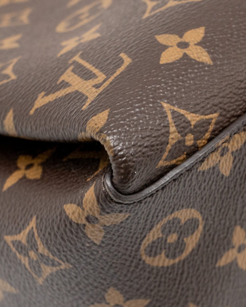 AAA Replica Louis Vuitton LV SOUFFLOT MM MONOGRAM CANVAS GHW