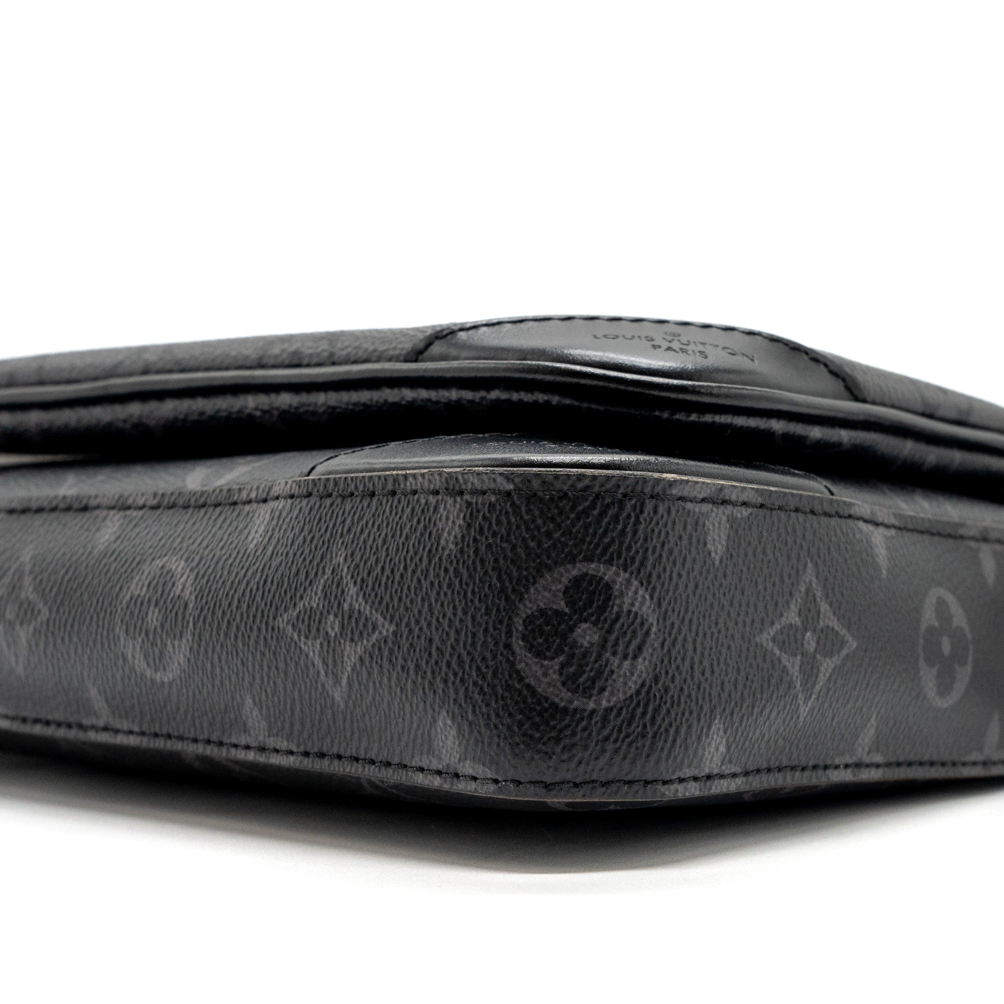AAA Replica Louis Vuitton LV TRIO MESSENGER BAG MONOGRAM ECLIPSE SHW
