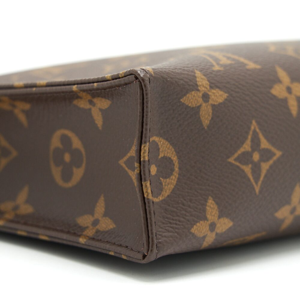 AAA Replica Louis Vuitton LV TOILETRY 26 IN MONOGRAM