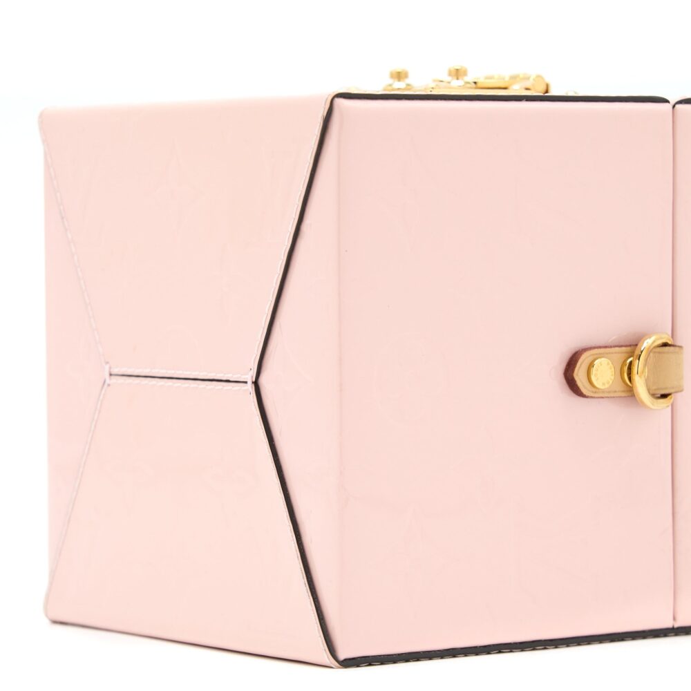 AAA Replica Louis Vuitton LV BLEECKER BOX BAG VERNIS PINK GHW
