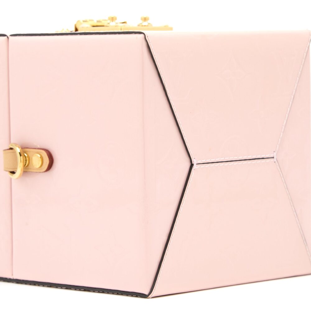 AAA Replica Louis Vuitton LV BLEECKER BOX BAG VERNIS PINK GHW