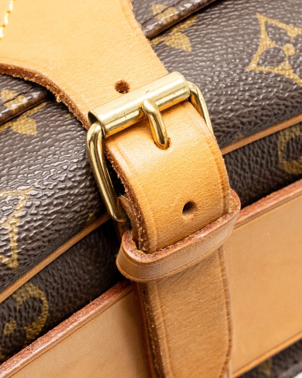 AAA Replica Louis Vuitton LV VINTAGE MESSENGER CROSSBODY BAG MONOGRAM CANVAS GHW