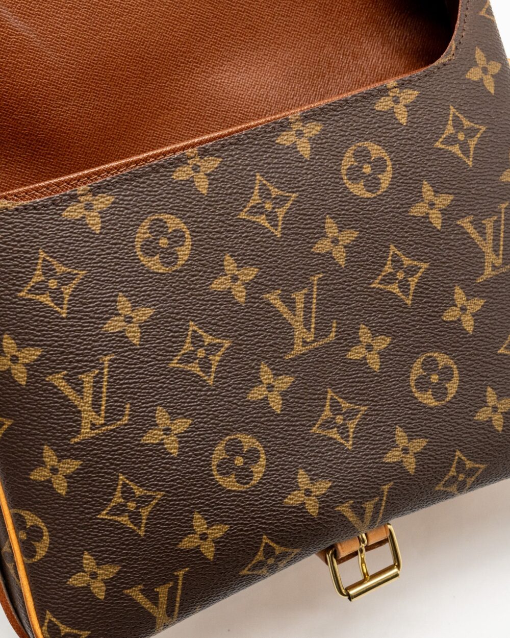 AAA Replica Louis Vuitton LV VINTAGE MESSENGER CROSSBODY BAG MONOGRAM CANVAS GHW