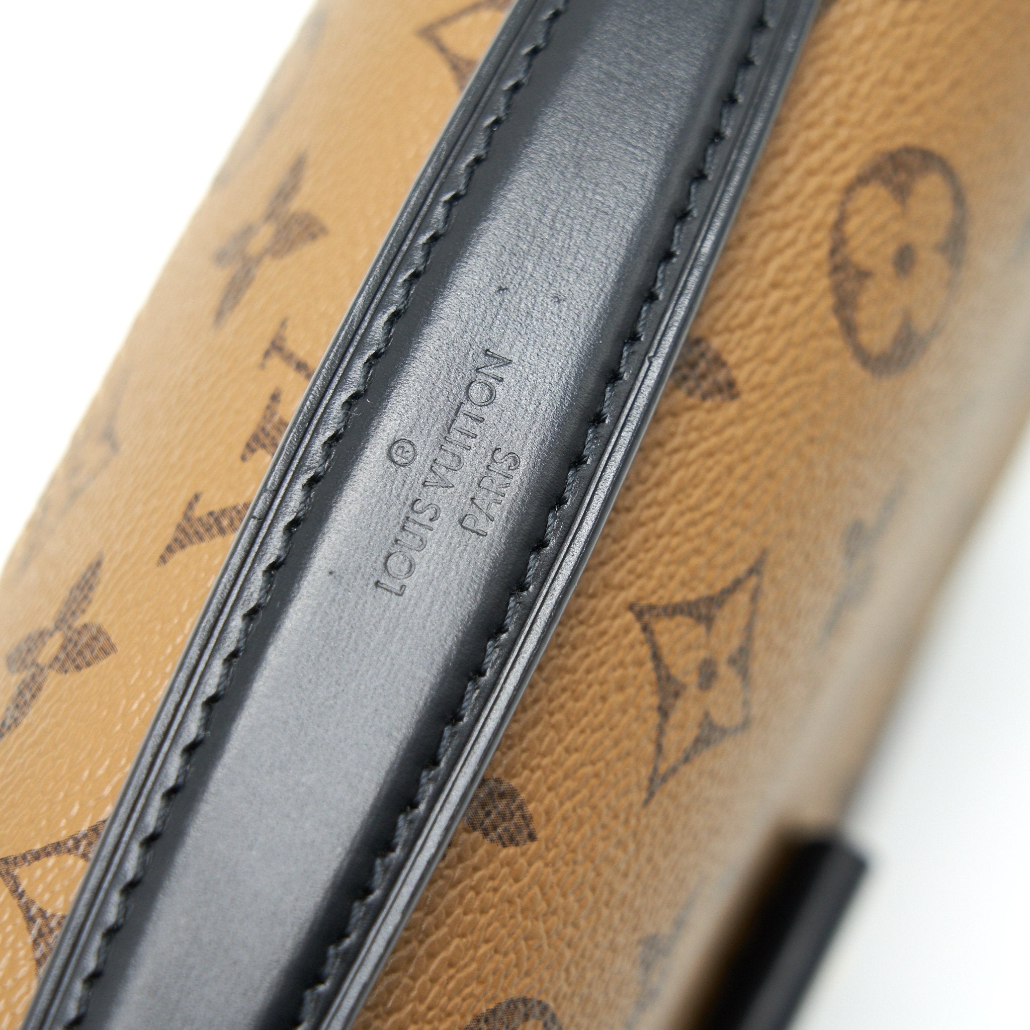 AAA Replica Louis Vuitton LV POCHETTE METIS MONOGRAM REVERSE CANVAS