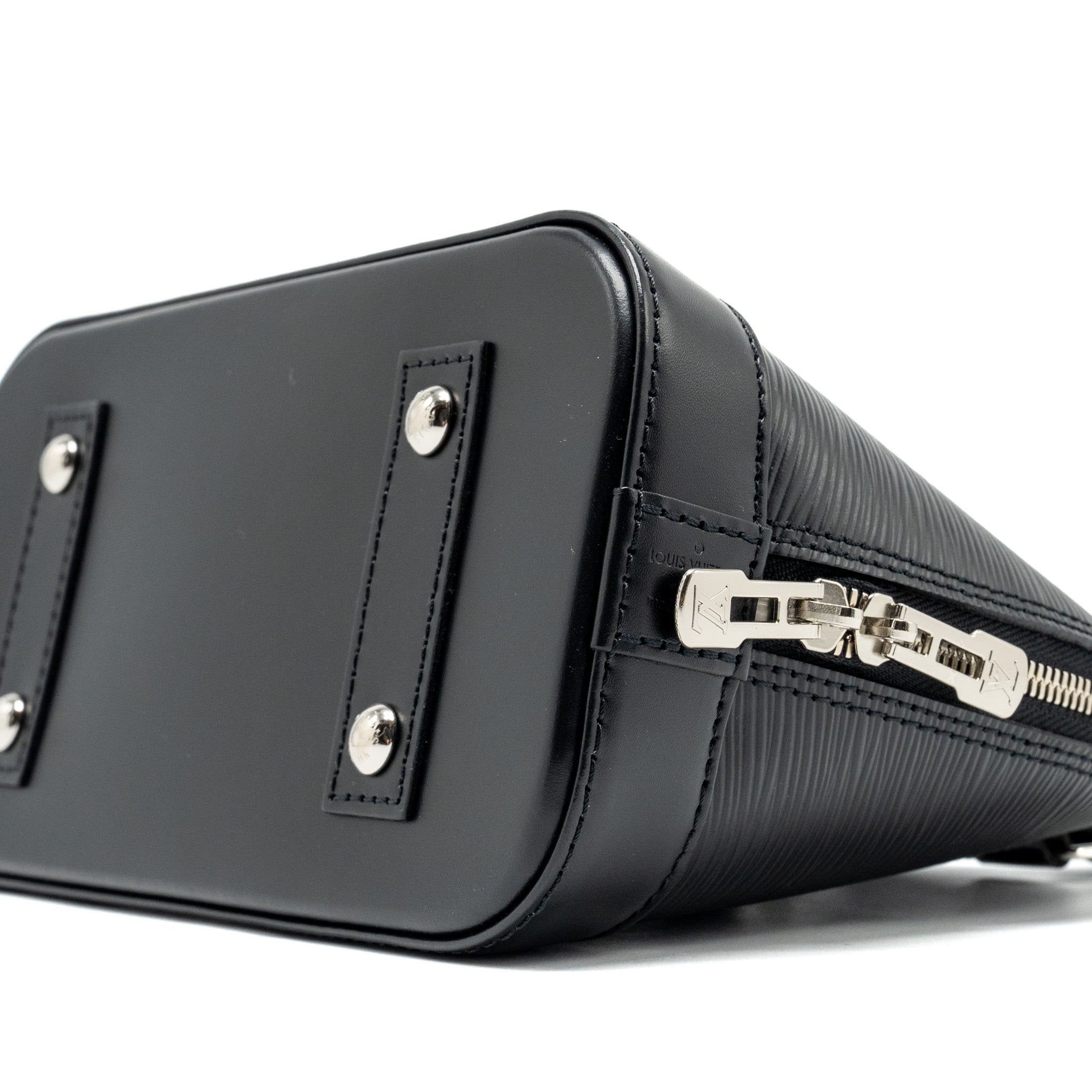 AAA Replica Louis Vuitton LV ALMA BB EPI BLACK SHW