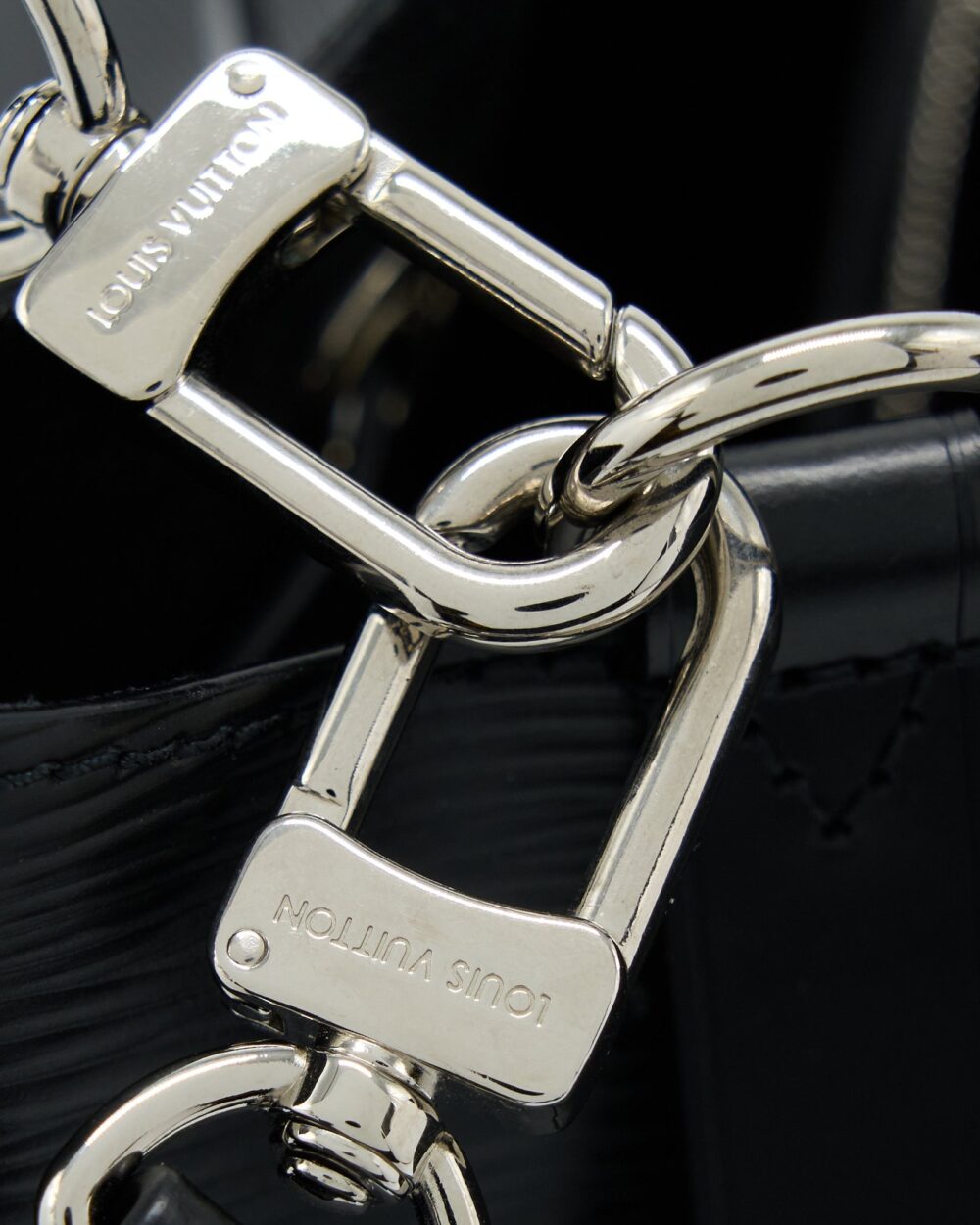 AAA Replica Louis Vuitton LV NEONOE EPI BLACK SHW