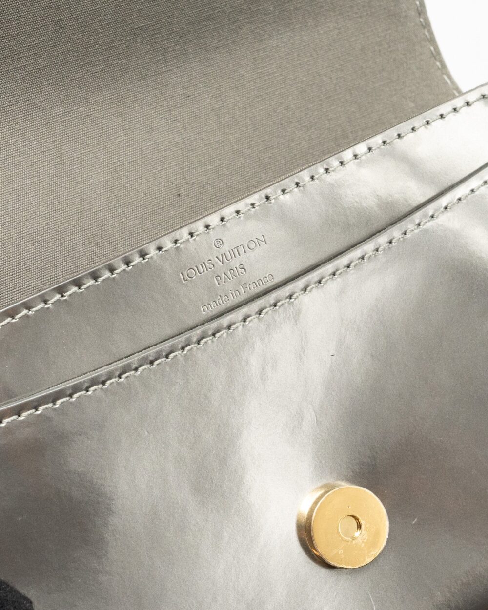 AAA Replica Louis Vuitton LV LOUISE PM PATENT SILVER GHW