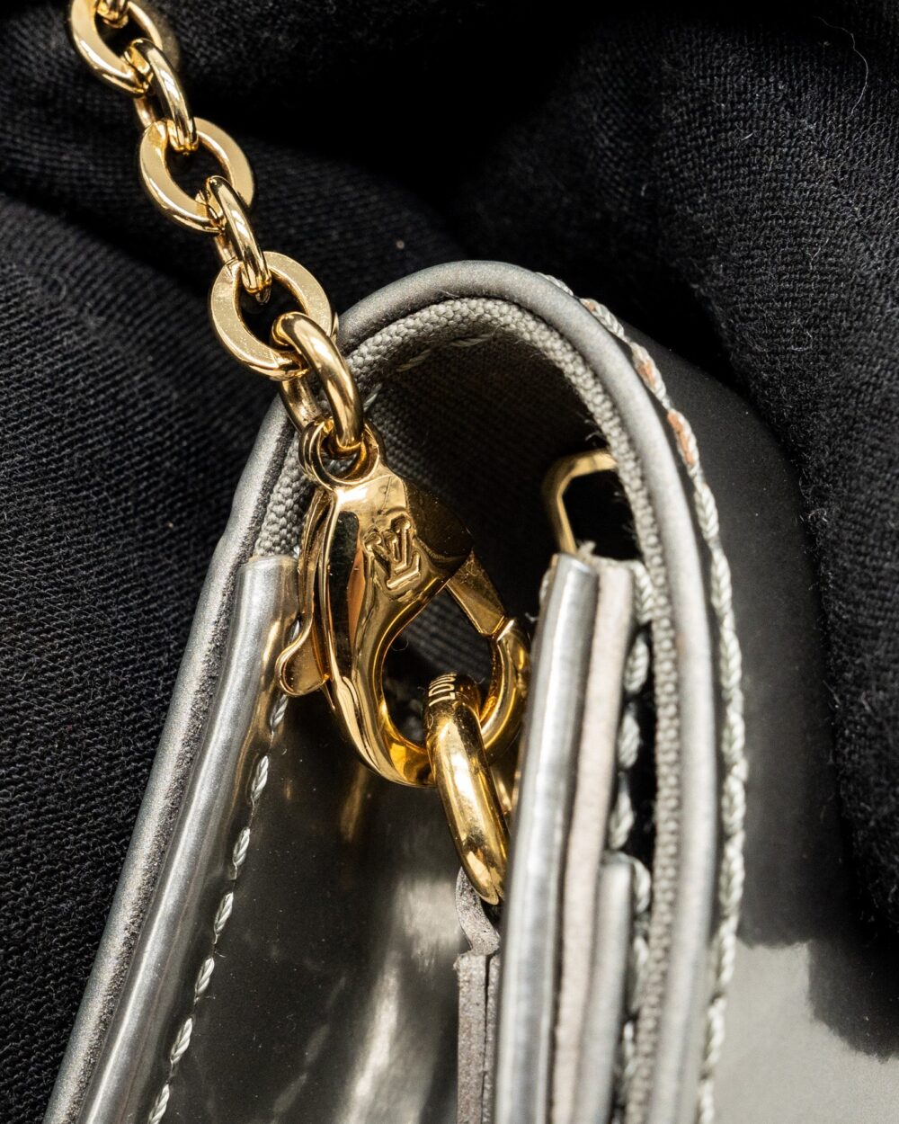 AAA Replica Louis Vuitton LV LOUISE PM PATENT SILVER GHW
