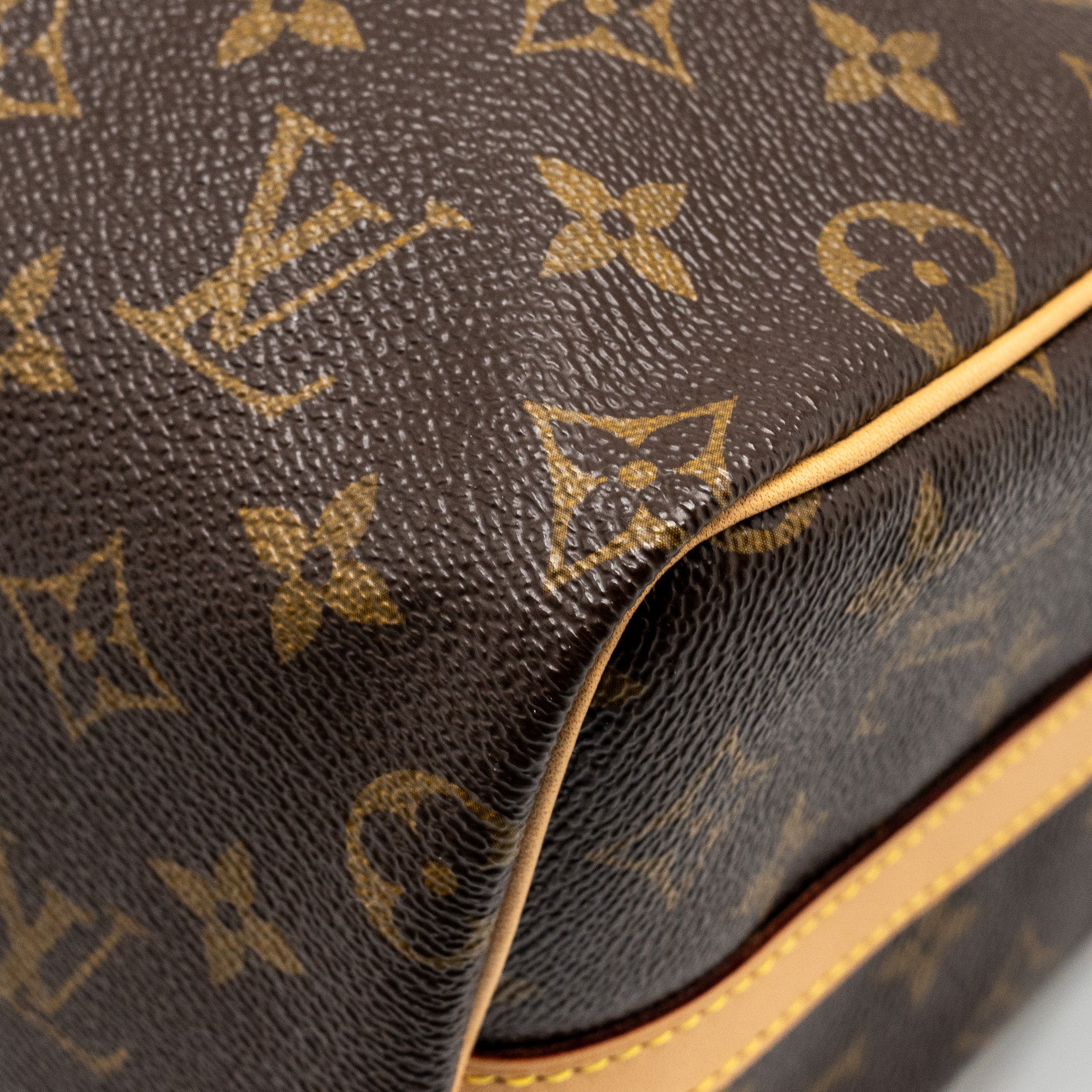 AAA Replica Louis Vuitton LV SPEEDY BANDOULIERE 25 MONOGRAM CANVAS GHW
