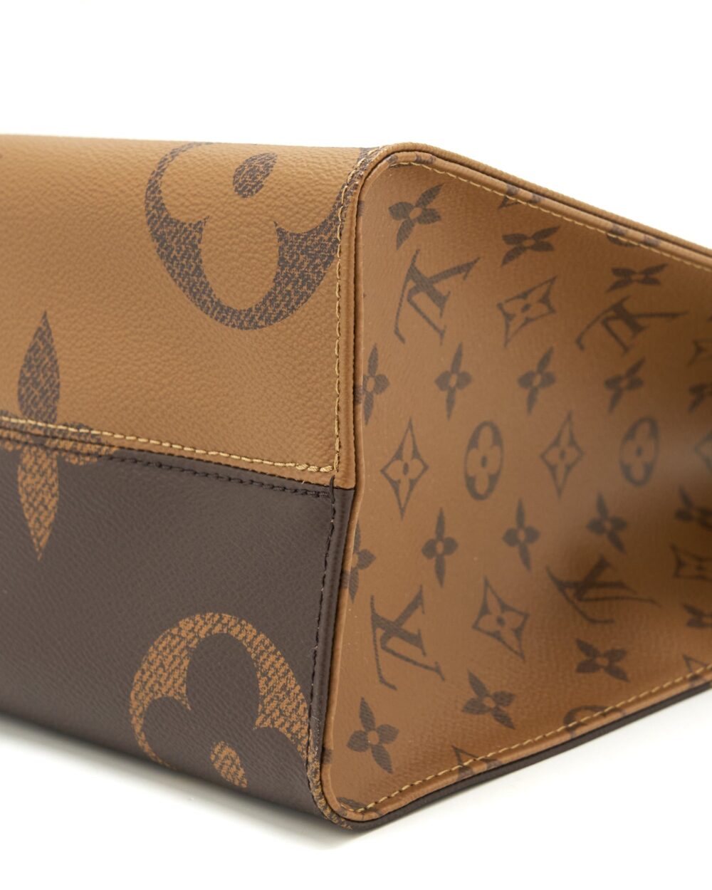 AAA Replica Louis Vuitton LV ON THE GO MM GHW