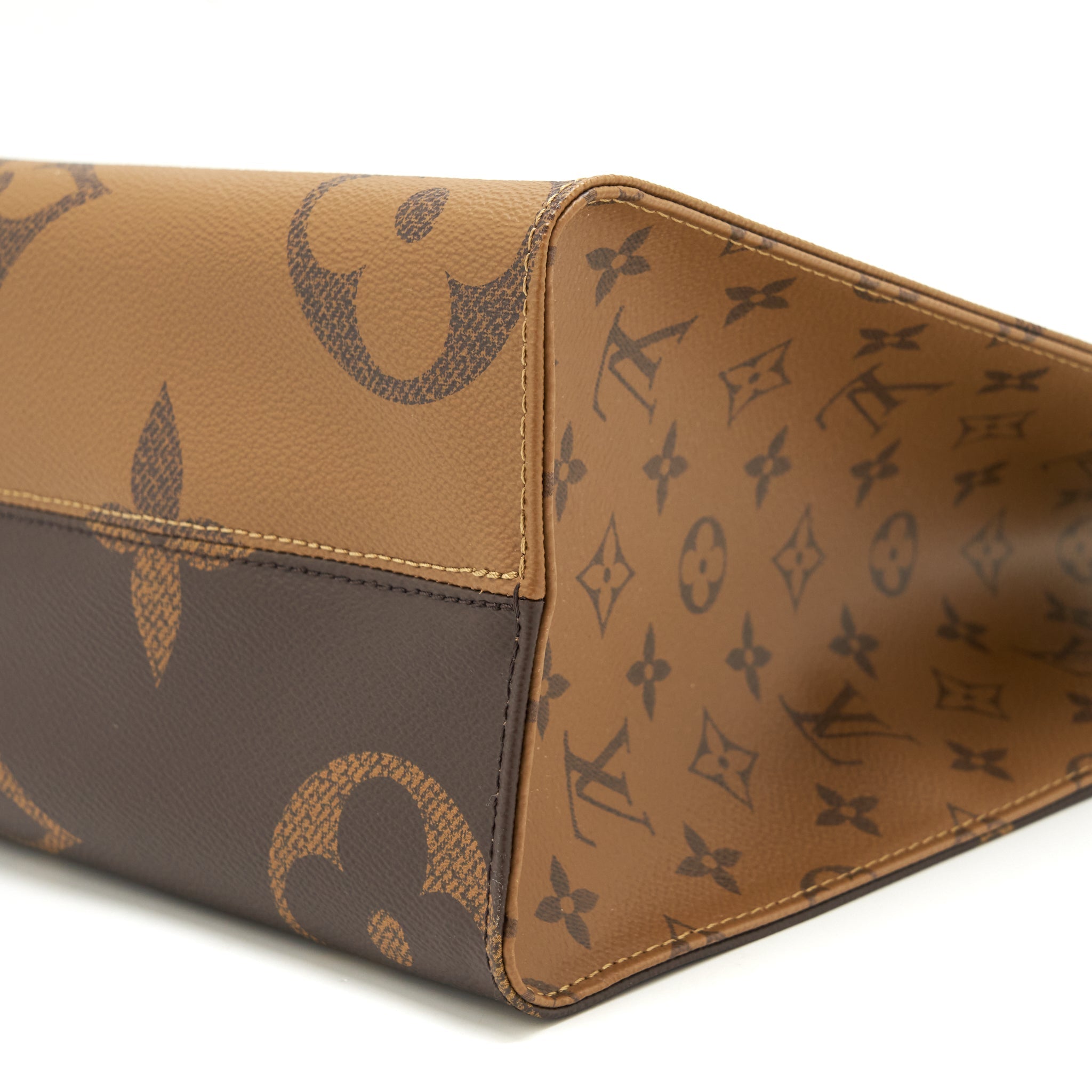 AAA Replica Louis Vuitton LV ON THE GO MM GHW