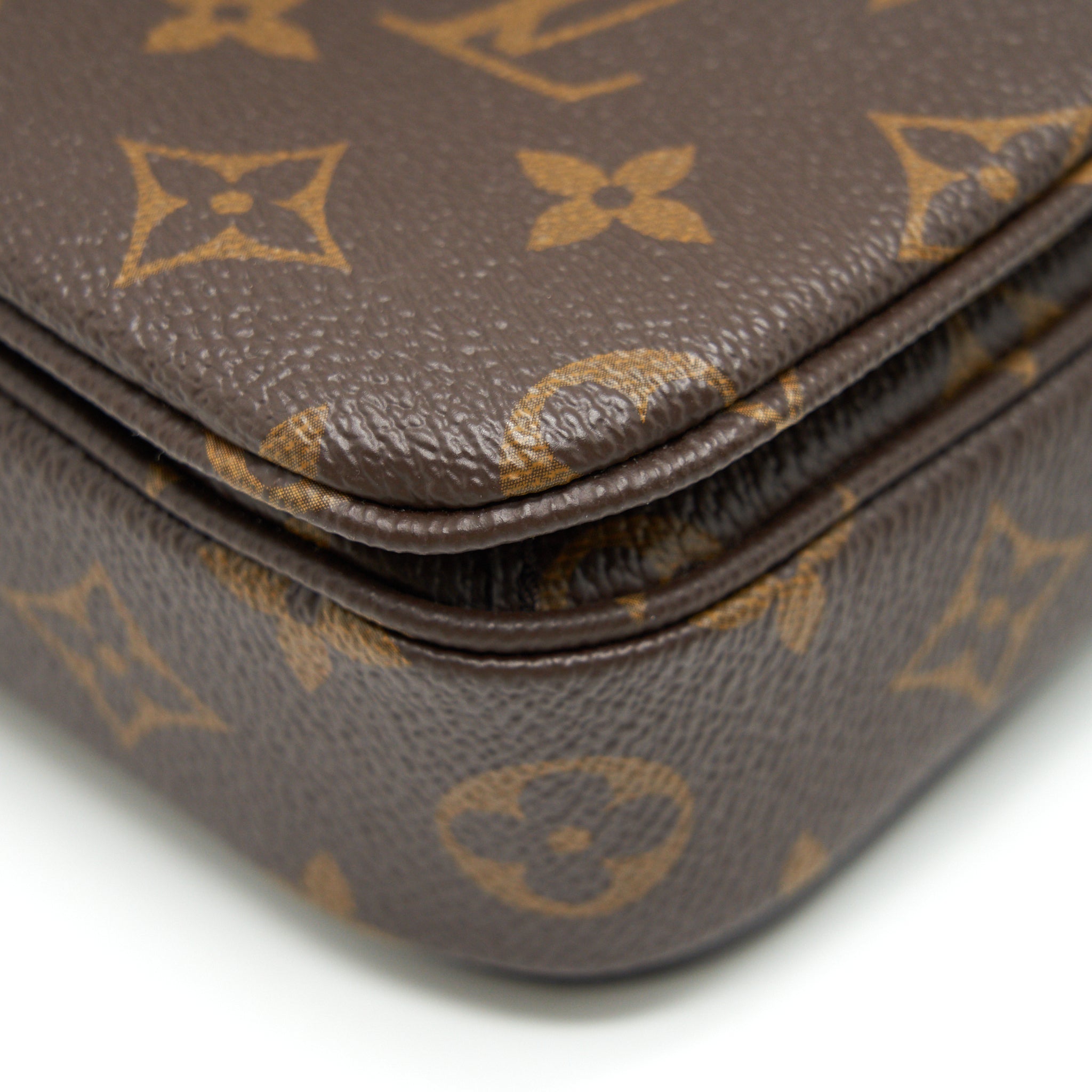 AAA Replica Louis Vuitton LV POCHETTE METIS MONOGRAM CANVAS