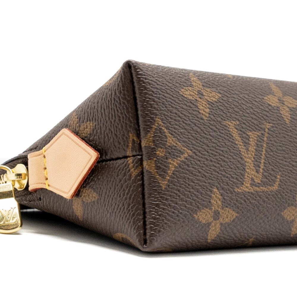 AAA Replica Louis Vuitton LV COSMETIC POUCH MONOGRAM CANVAS GHW