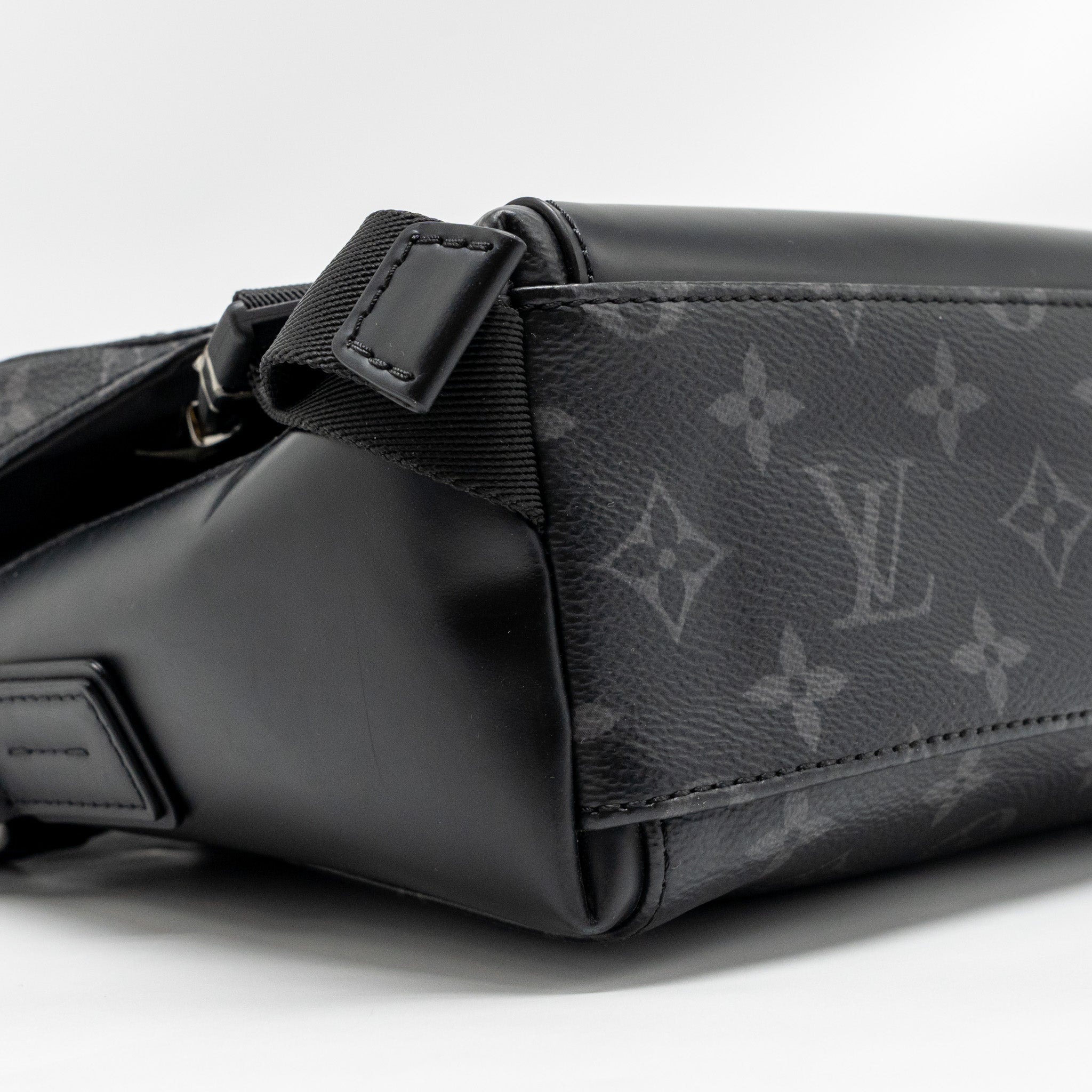 AAA Replica Louis Vuitton LV MESSENGER VOYAGER PM MONOGRAM CANVAS BLACK SHW