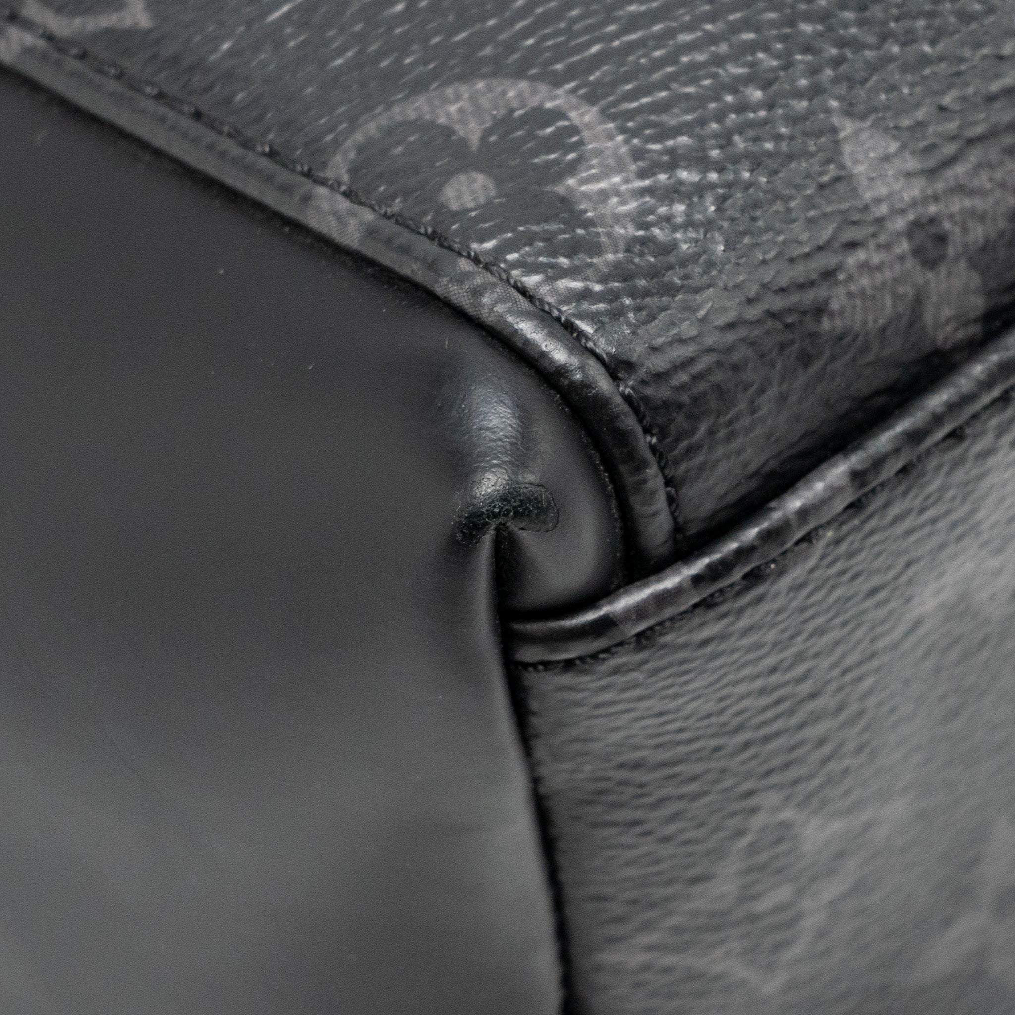 AAA Replica Louis Vuitton LV MESSENGER VOYAGER PM MONOGRAM CANVAS BLACK SHW