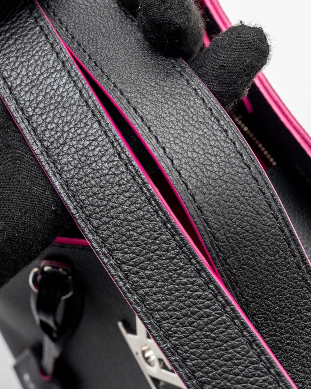 AAA Replica Louis Vuitton LV LOCKME BUCKET BAG CALFSKIN BLACK/PINK SHW