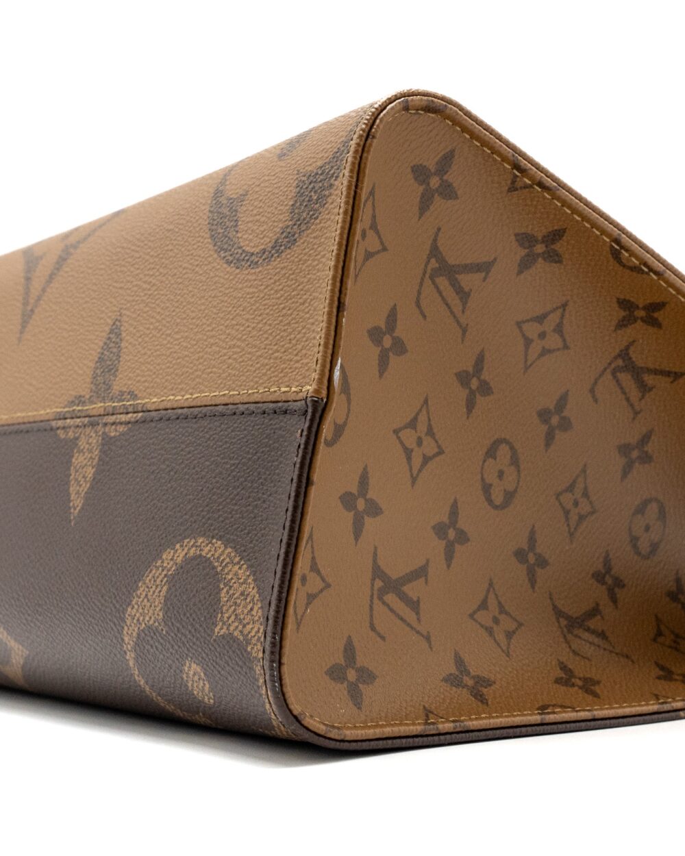AAA Replica Louis Vuitton LV ONTHEGO MM MONOGRAM CANVAS GHW