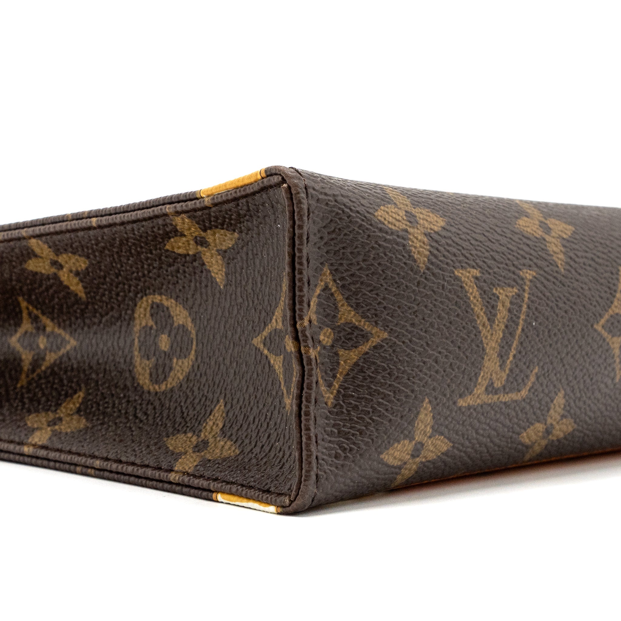 AAA Replica Louis Vuitton LV TOILETRY POCHETTE 26 LIMITED EDITION MONOGRAM CANVAS GHW
