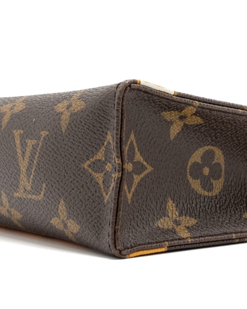 AAA Replica Louis Vuitton LV TOILETRY POCHETTE 26 LIMITED EDITION MONOGRAM CANVAS GHW