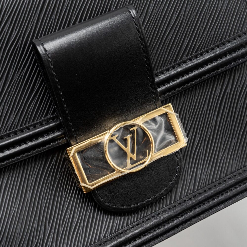 AAA Replica Louis Vuitton LV DAUPHINE MM EPI BLACK GHW