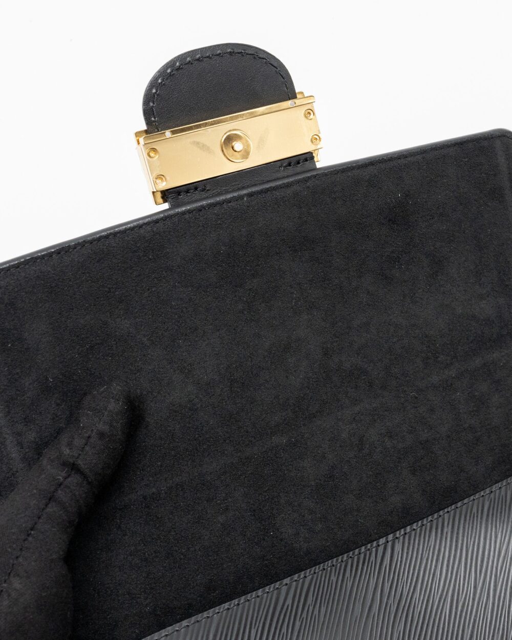 AAA Replica Louis Vuitton LV DAUPHINE MM EPI BLACK GHW