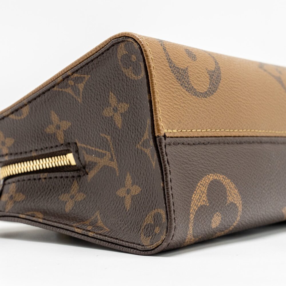 AAA Replica Louis Vuitton LV ONTHEGO EAST WEST MONOGRAM REVERSE GHW