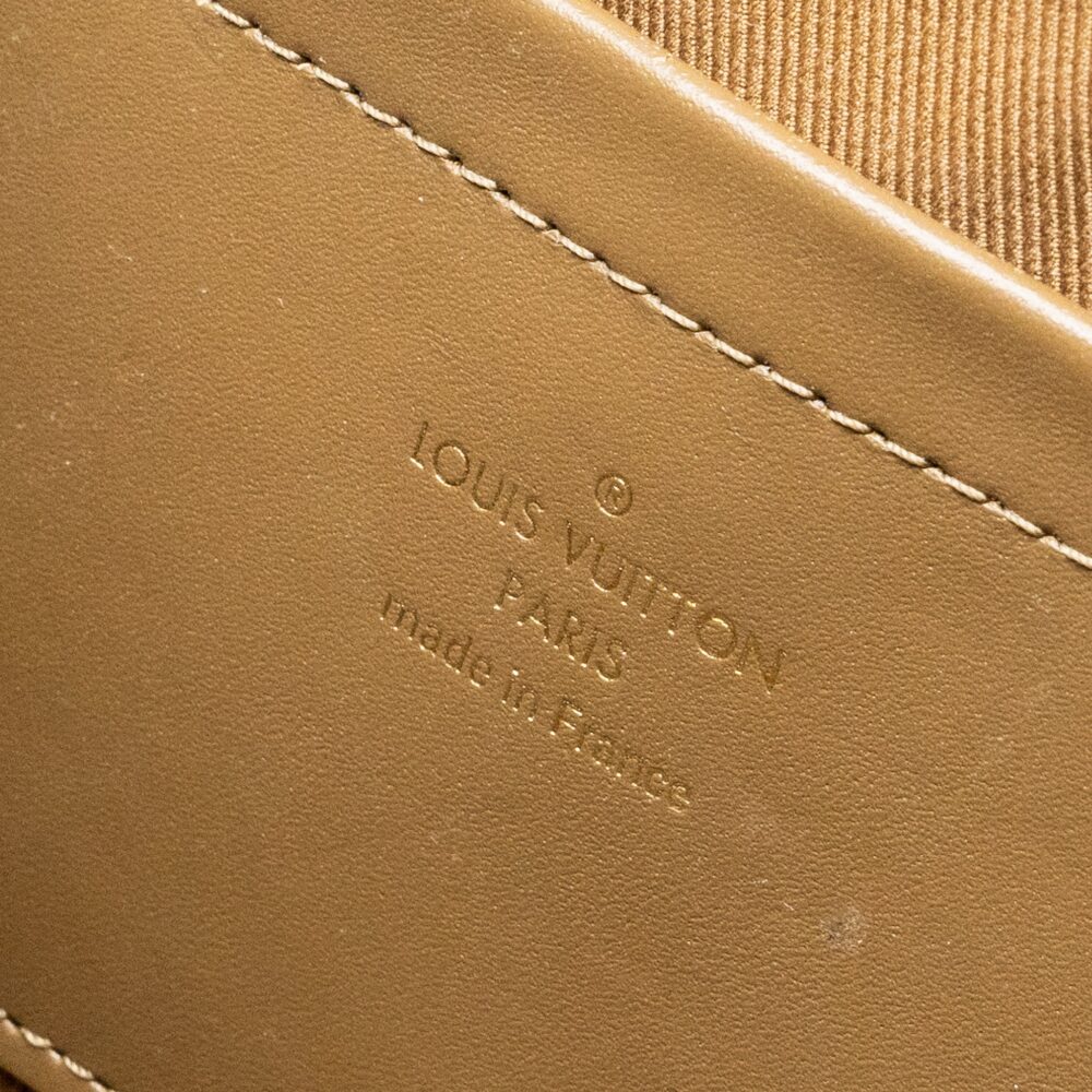 AAA Replica Louis Vuitton LV UTILITY CROSSBODY BAG MONOGRAM CANVAS GHW
