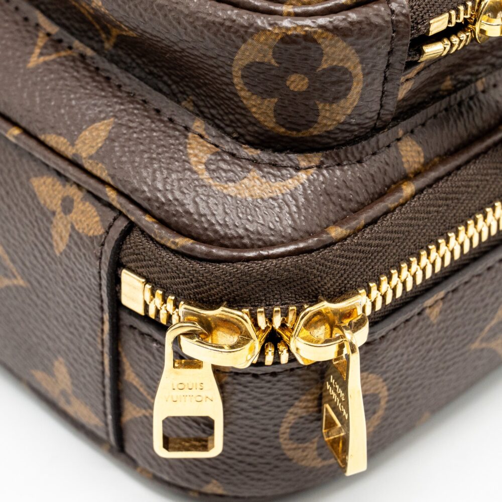 AAA Replica Louis Vuitton LV UTILITY CROSSBODY BAG MONOGRAM CANVAS GHW