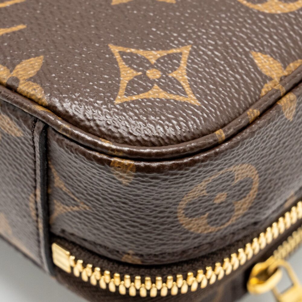 AAA Replica Louis Vuitton LV UTILITY CROSSBODY BAG MONOGRAM CANVAS GHW