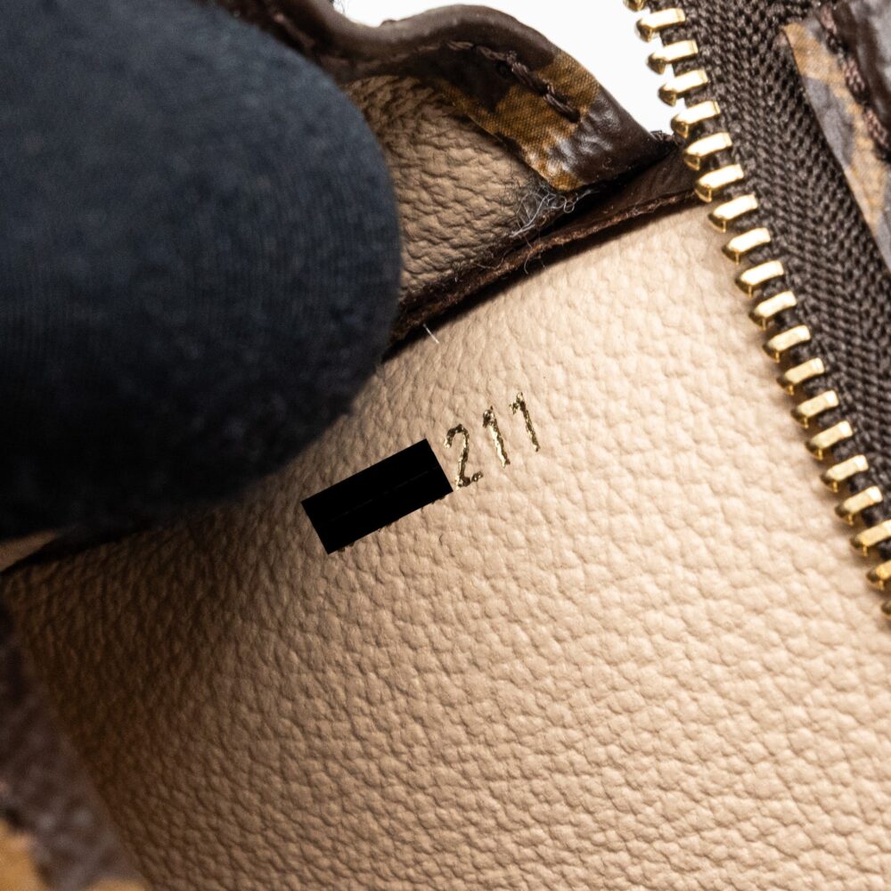 AAA Replica Louis Vuitton LV TOILETRY POCHETTE 26 MONOGRAM CANVAS GHW