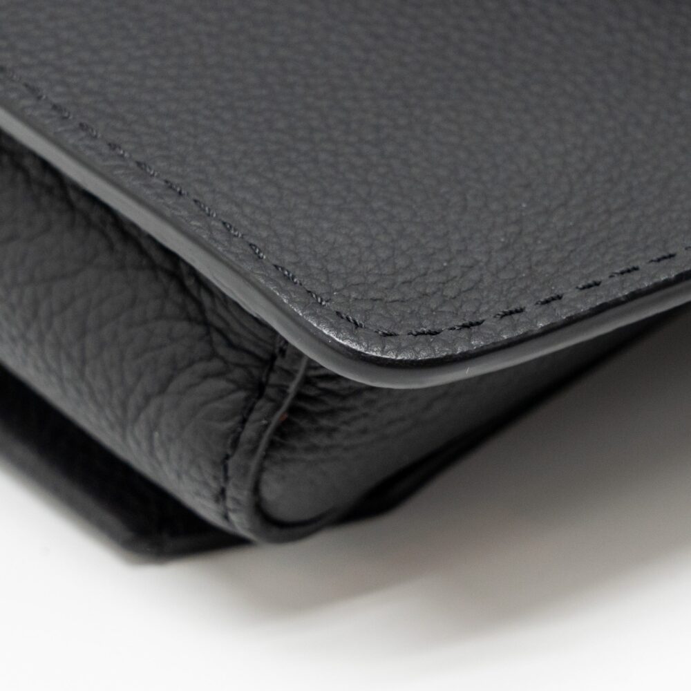 AAA Replica Louis Vuitton LV AEROGRAM TAKEOFF SLING BLACK GRAINED CALFSKIN BLACK HARDWARE