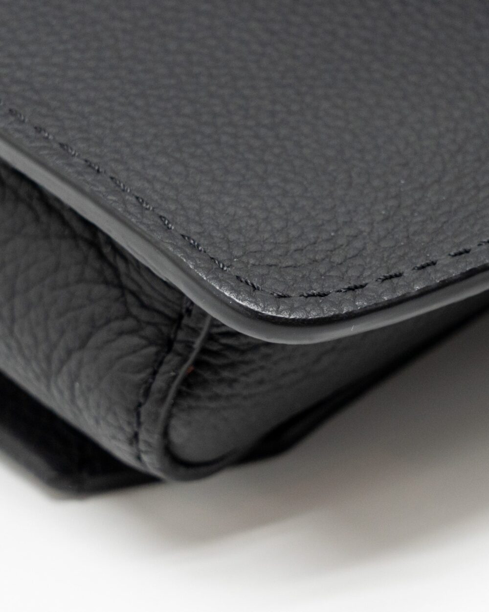 AAA Replica Louis Vuitton LV AEROGRAM TAKEOFF SLING BLACK GRAINED CALFSKIN BLACK HARDWARE