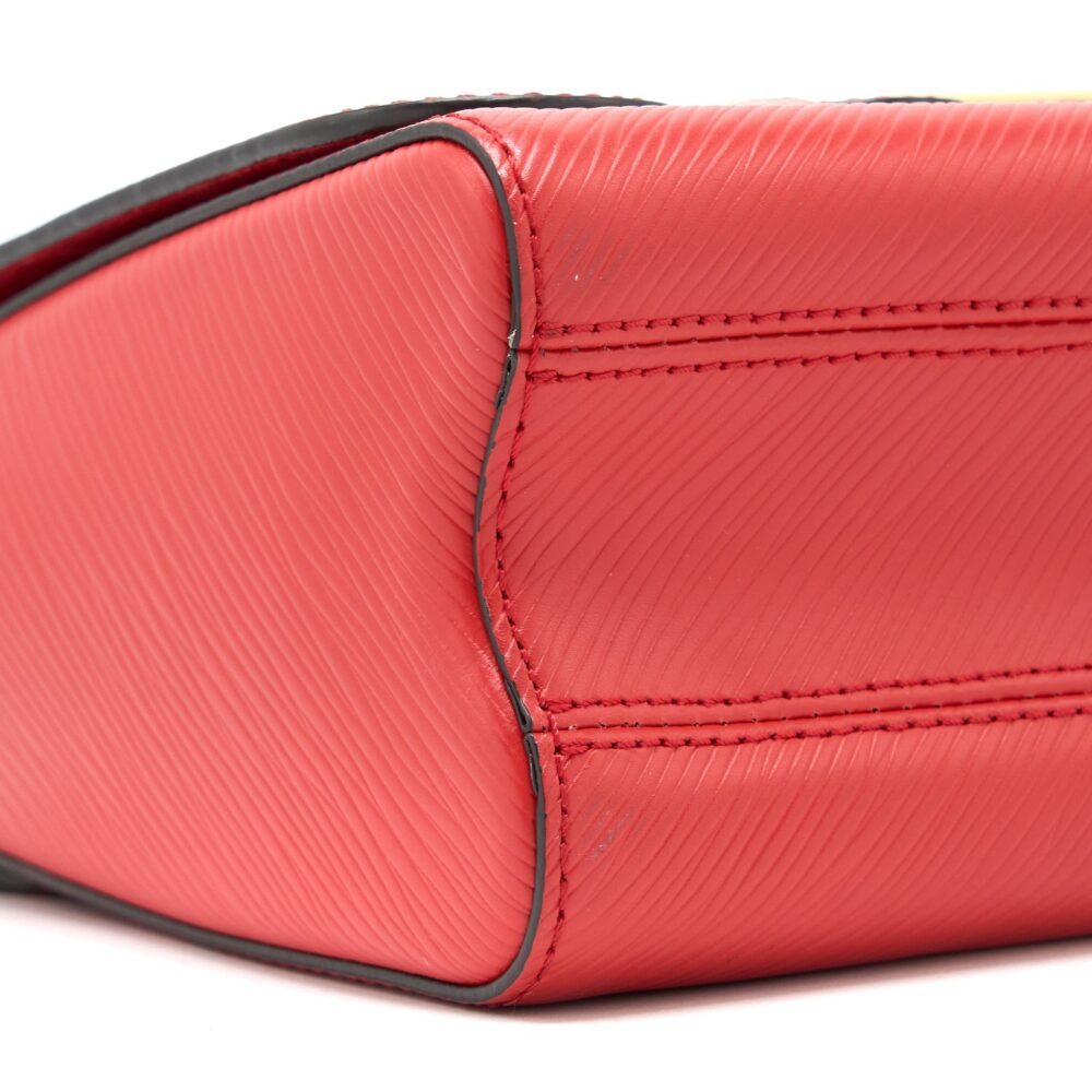 AAA Replica Louis Vuitton LV TWIST MM EPI RED GHW