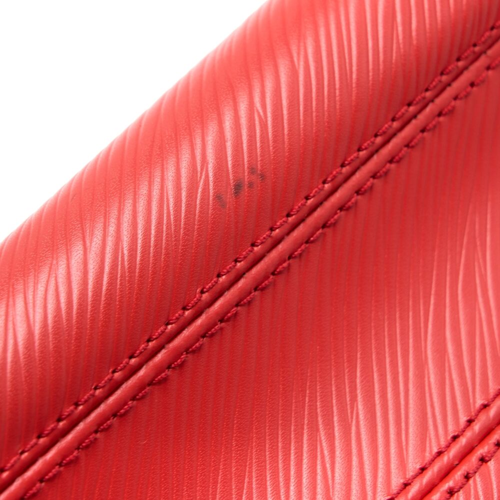 AAA Replica Louis Vuitton LV TWIST MM EPI RED GHW