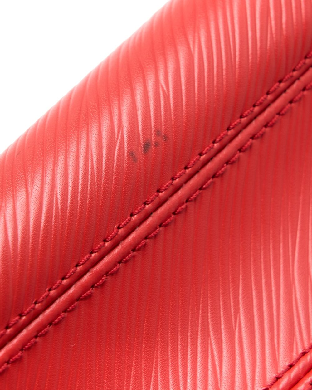 AAA Replica Louis Vuitton LV TWIST MM EPI RED GHW