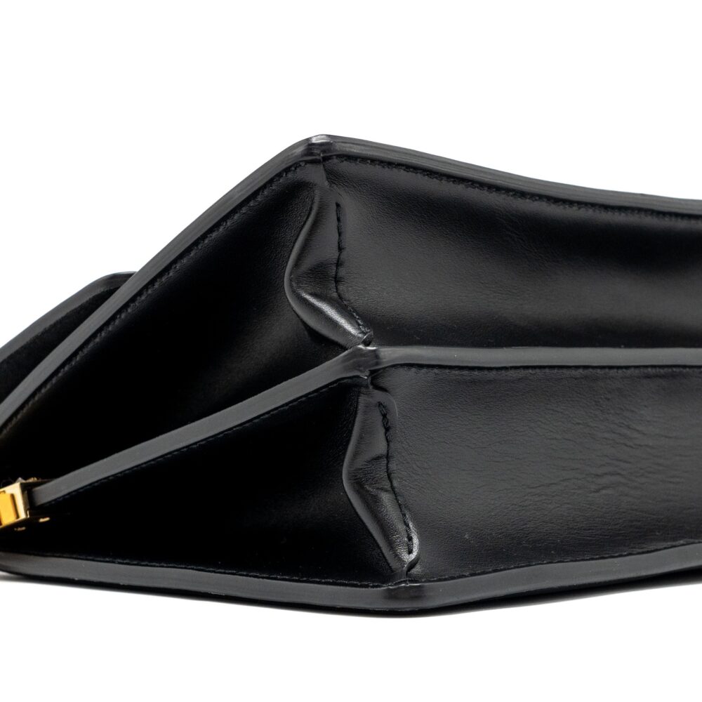 AAA Replica Louis Vuitton LV DAUPHINE MM EPI BLACK GHW