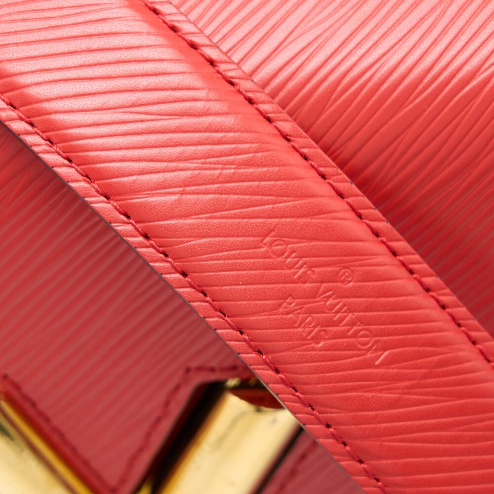 AAA Replica Louis Vuitton LV TWIST MM EPI RED GHW