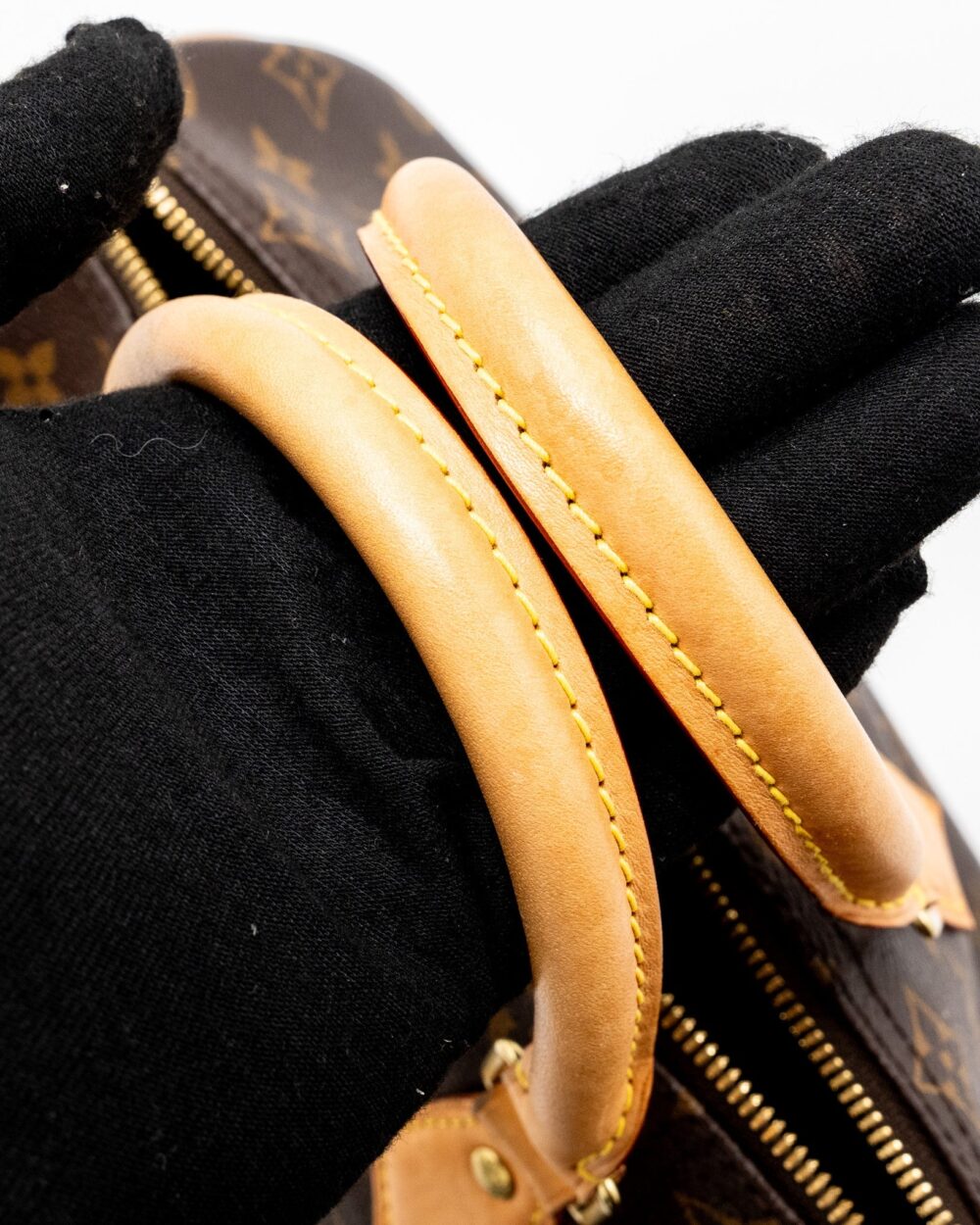 AAA Replica Louis Vuitton LV SPEEDY BANDOULIERE 25 MONOGRAM CANVAS GHW
